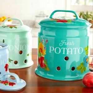 SOLD Woman Potato Keeper Brand New 💯 Gift Idea 🌺